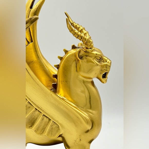 Metropolitan Museum Of Art MMA vintage gold bronze GRIFFIN LION sculpture statue - Picture 6 of 14